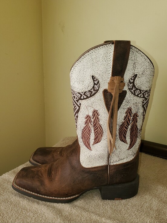 Ariat Shoes - Ariat Round Up Southwest Tassel Cowboy Boots Sz 7.5